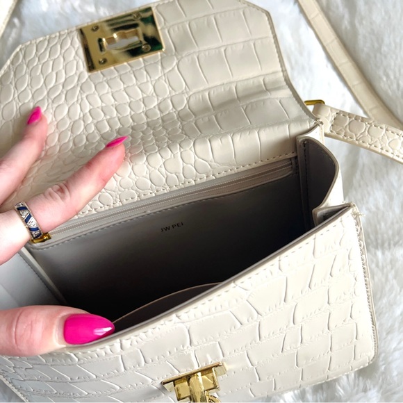 JW PEI crossbody purse - Picture 3 of 5